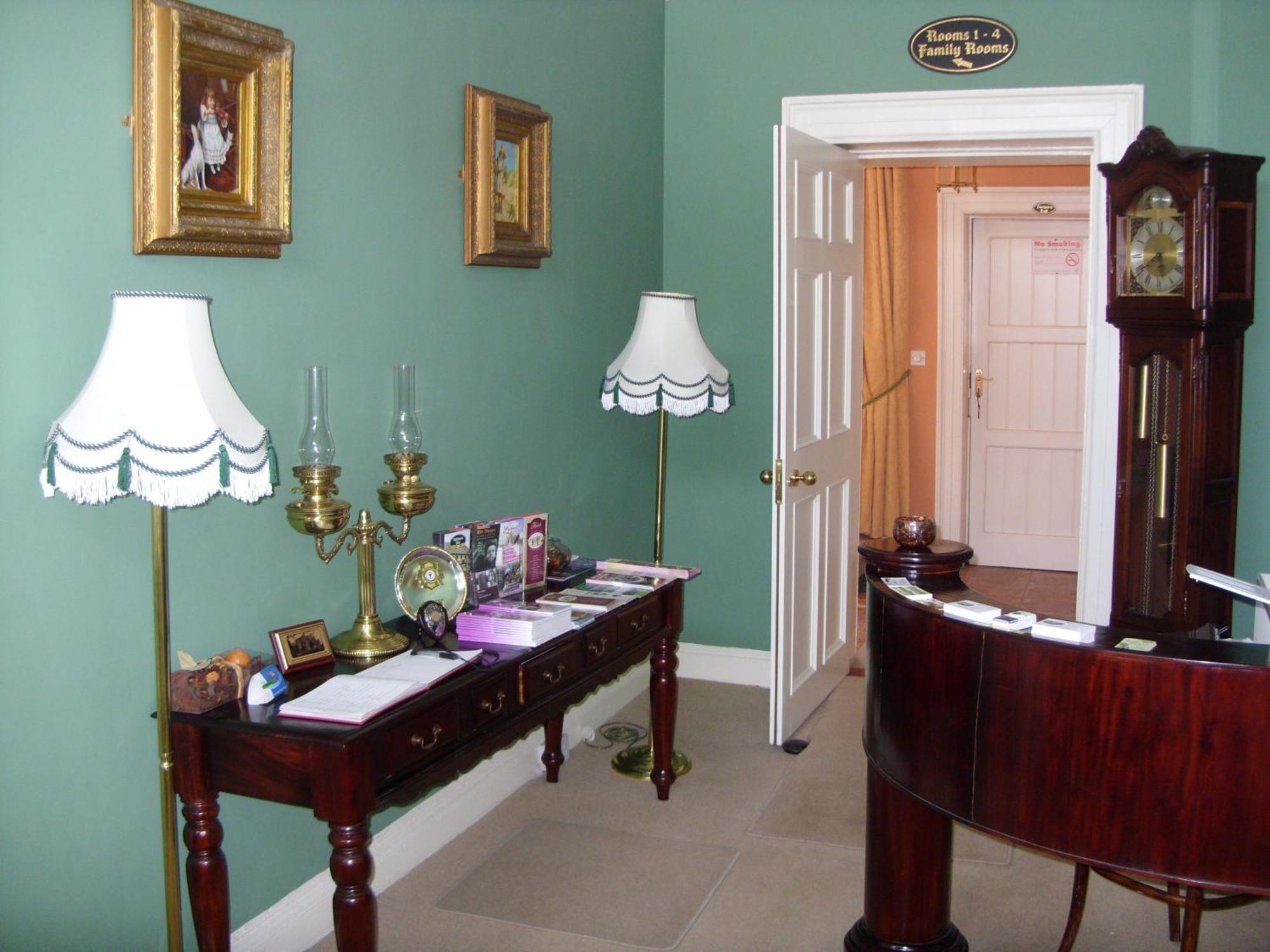 Townsend House Guest House بير المظهر الخارجي الصورة